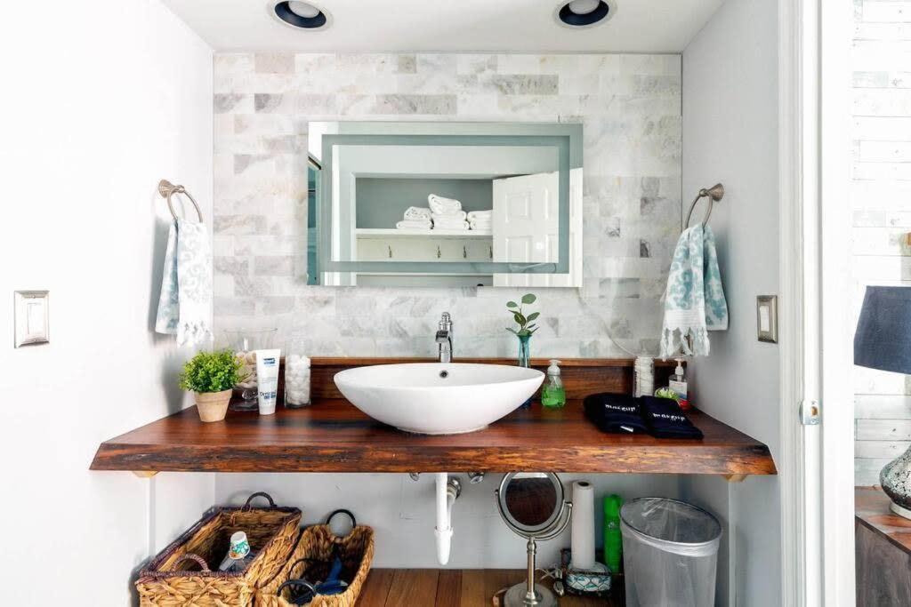 Walk To Broadway Charming Modern Historic Townhome Nashville Bagian luar foto
