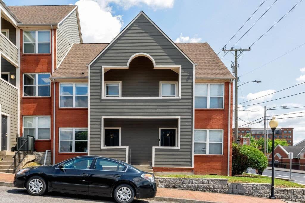 Walk To Broadway Charming Modern Historic Townhome Nashville Bagian luar foto