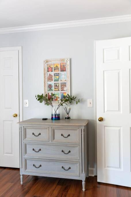 Walk To Broadway Charming Modern Historic Townhome Nashville Bagian luar foto