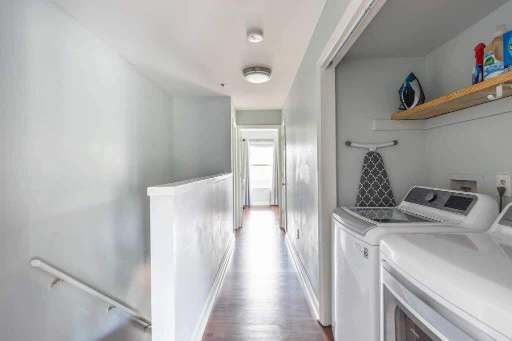 Walk To Broadway Charming Modern Historic Townhome Nashville Bagian luar foto