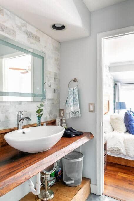 Walk To Broadway Charming Modern Historic Townhome Nashville Bagian luar foto