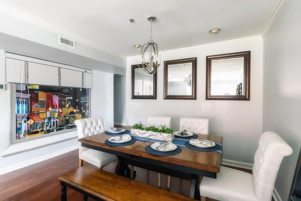 Walk To Broadway Charming Modern Historic Townhome Nashville Bagian luar foto