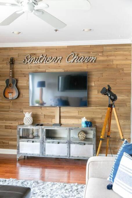 Walk To Broadway Charming Modern Historic Townhome Nashville Bagian luar foto