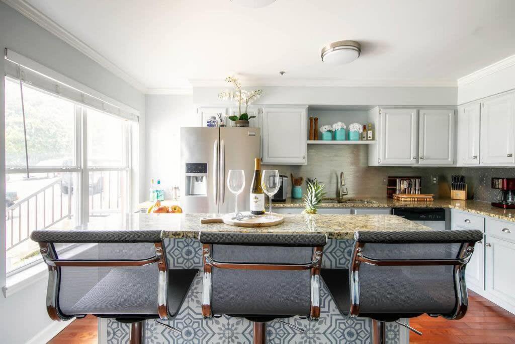 Walk To Broadway Charming Modern Historic Townhome Nashville Bagian luar foto