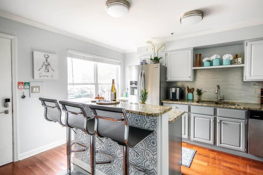 Walk To Broadway Charming Modern Historic Townhome Nashville Bagian luar foto
